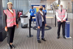 Sadiq Khan, Mayor of London, passing through London Bridge station to say thank you to SES staff